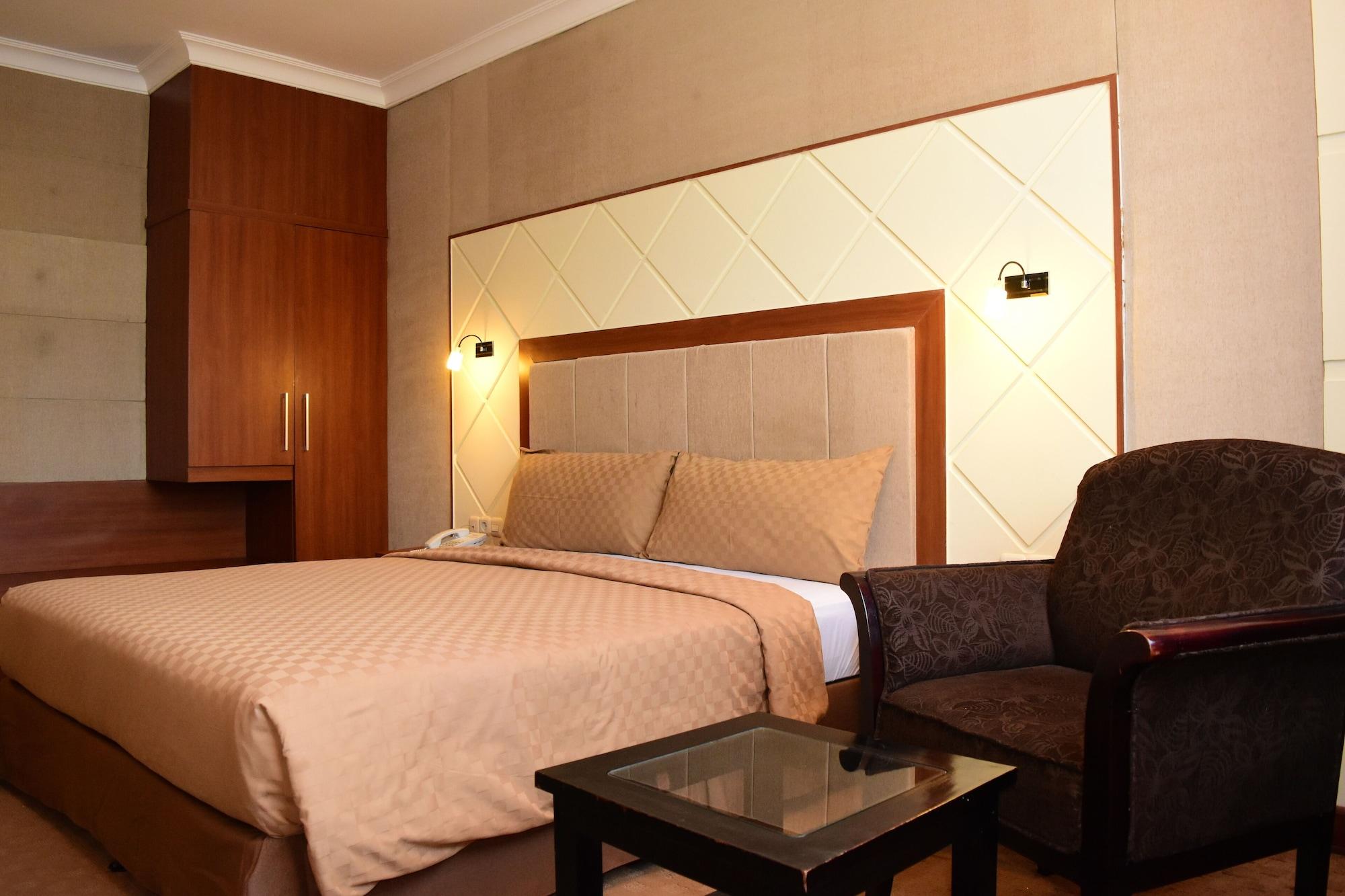 Singgasana Hotel Makassar Exterior foto