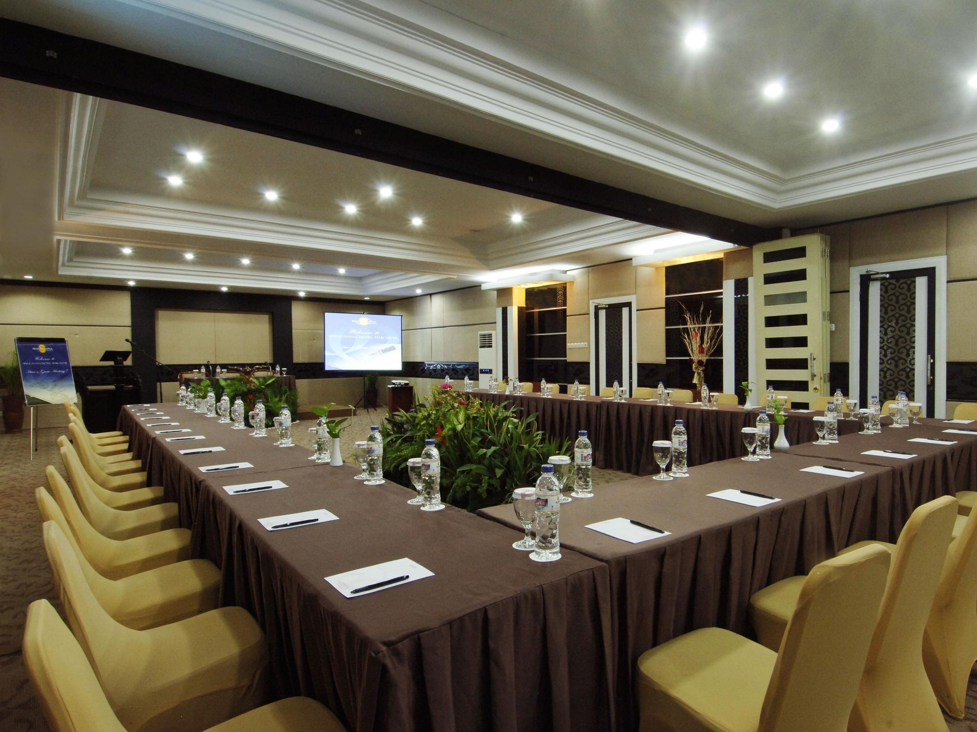 Singgasana Hotel Makassar Exterior foto
