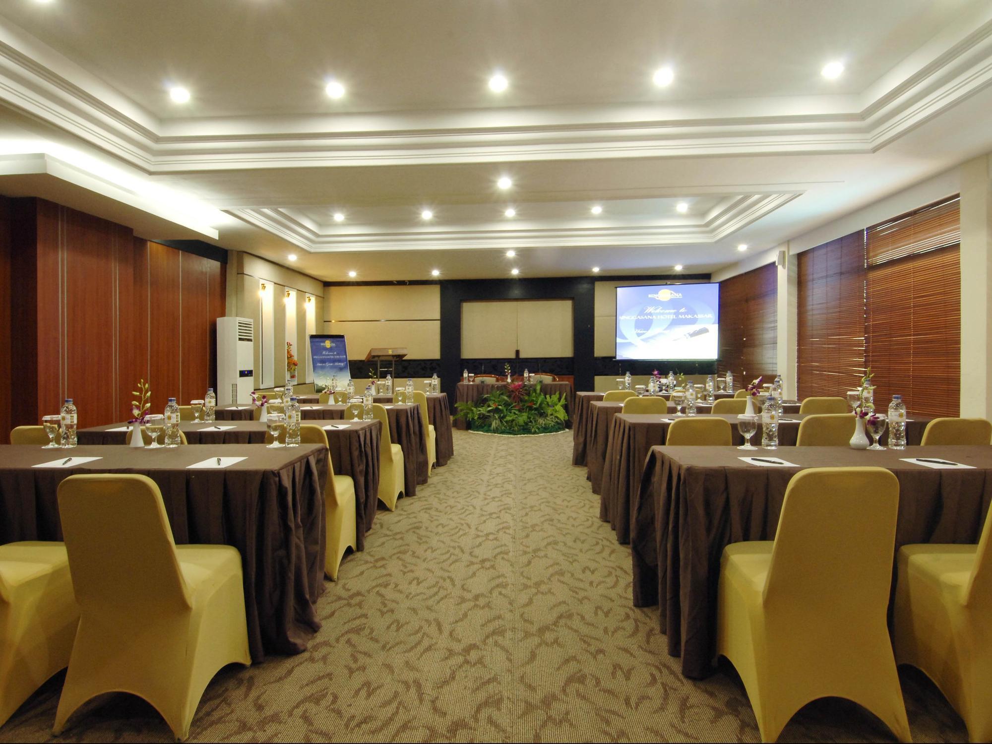 Singgasana Hotel Makassar Exterior foto