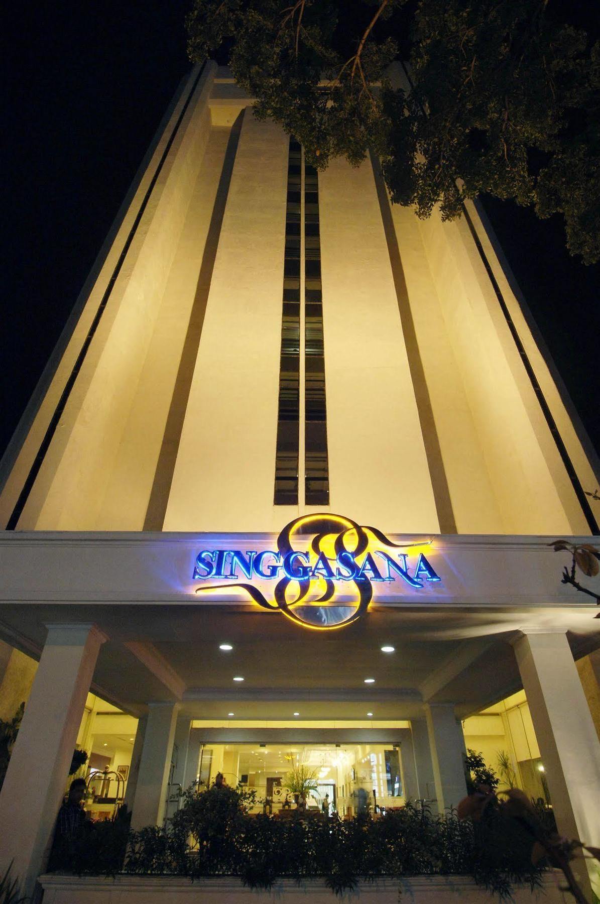 Singgasana Hotel Makassar Exterior foto